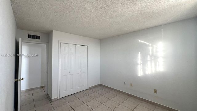 666 W 81st St 304, Hialeah, FL 33014