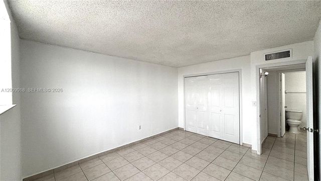 666 W 81st St 304, Hialeah, FL 33014