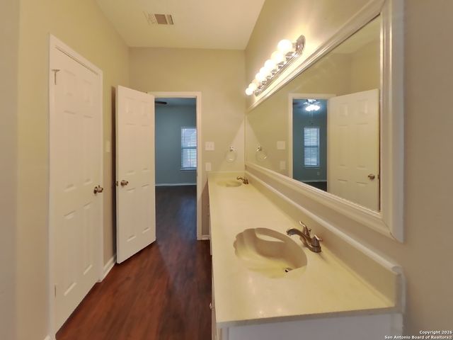 8035 Dove Trail, San Antonio, TX 78244