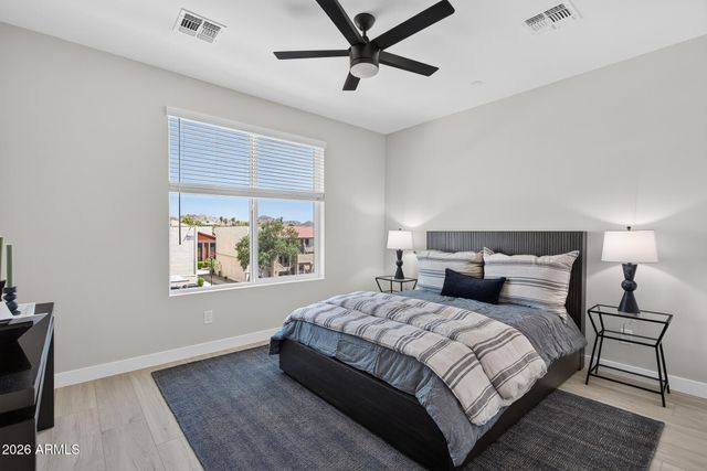 2601 E CLARENDON Avenue 18, Phoenix, AZ 85016
