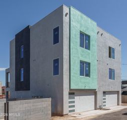 2601 E CLARENDON Avenue 18, Phoenix, AZ 85016