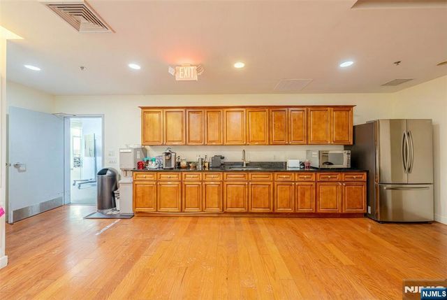 450 Commerce Boulevard A, Carlstadt, NJ 07072