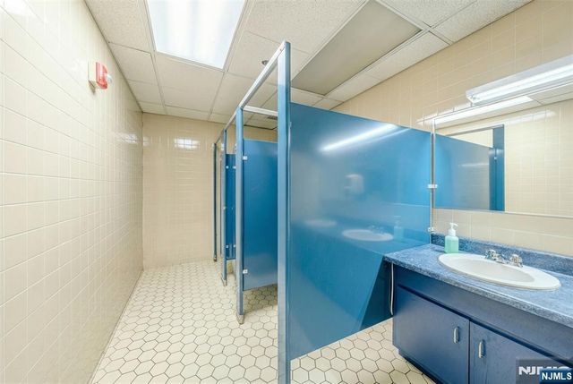 450 Commerce Boulevard A, Carlstadt, NJ 07072