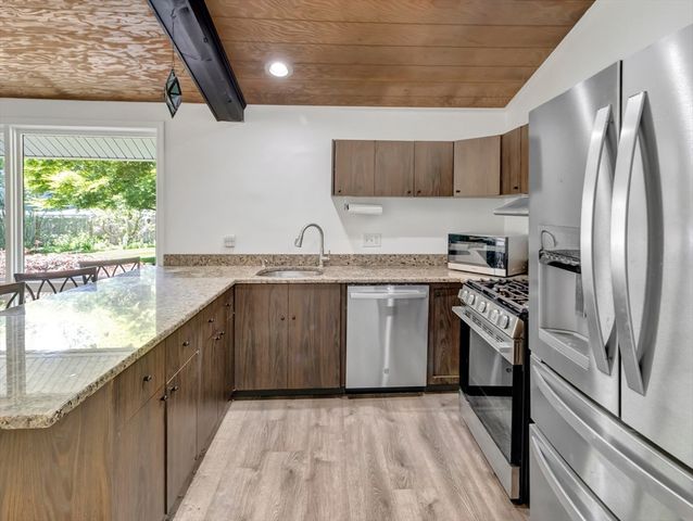 10 Mountain Road, Easton, MA 02356