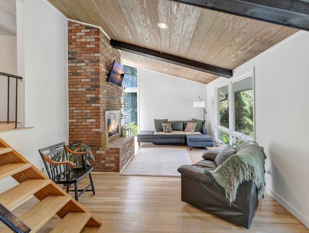 10 Mountain Road, Easton, MA 02356
