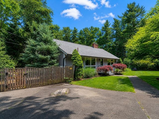 10 Mountain Road, Easton, MA 02356