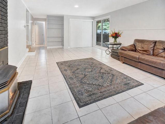 10 Mountain Road, Easton, MA 02356