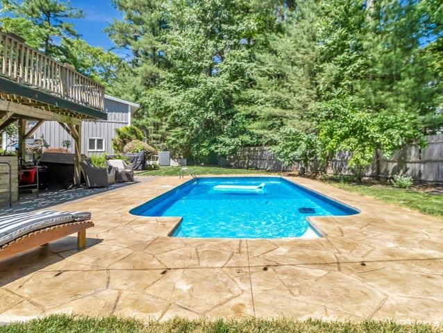 10 Mountain Road, Easton, MA 02356