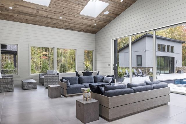 6941 Youngren Road, Harbert, MI 49115