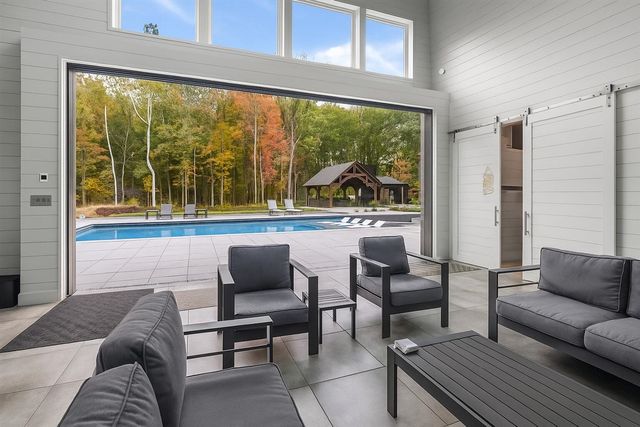 6941 Youngren Road, Harbert, MI 49115