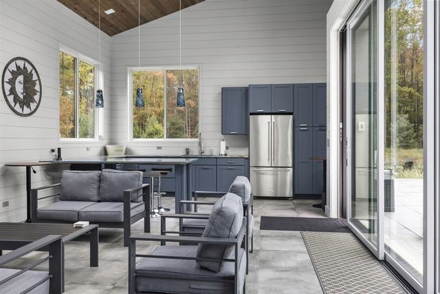 6941 Youngren Road, Harbert, MI 49115