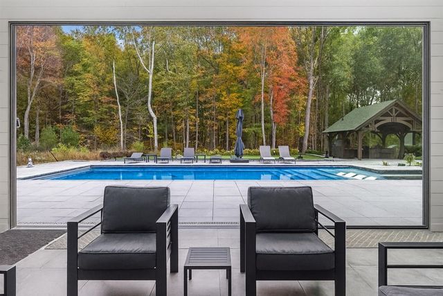 6941 Youngren Road, Harbert, MI 49115