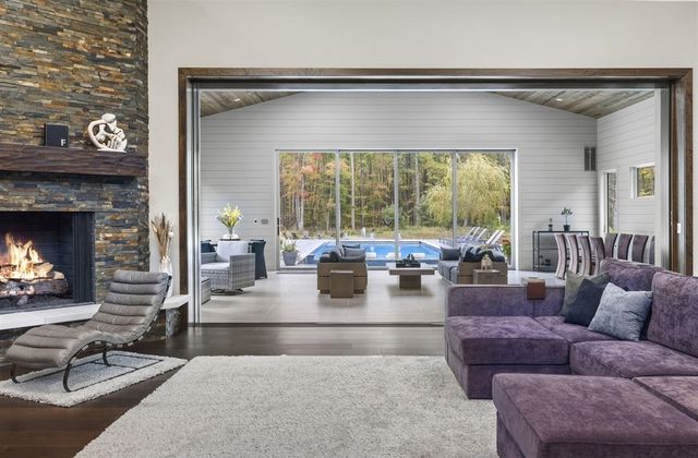 6941 Youngren Road, Harbert, MI 49115