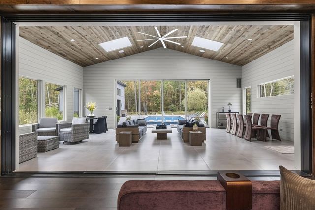 6941 Youngren Road, Harbert, MI 49115