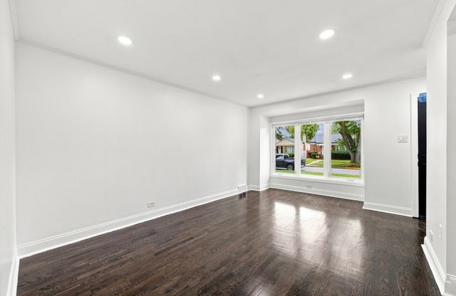 117 Morris Avenue, Bellwood, IL 60104