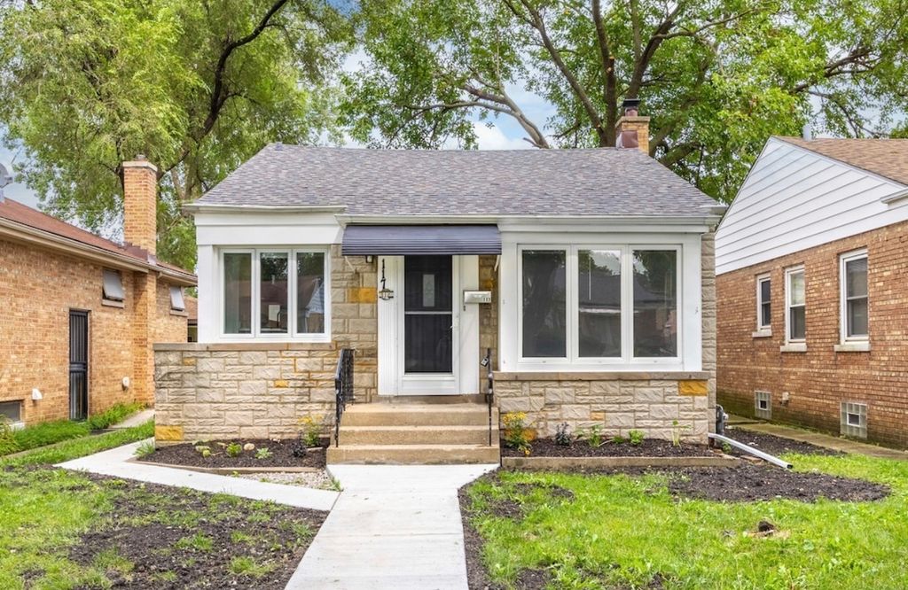 117 Morris Avenue, Bellwood, IL 60104