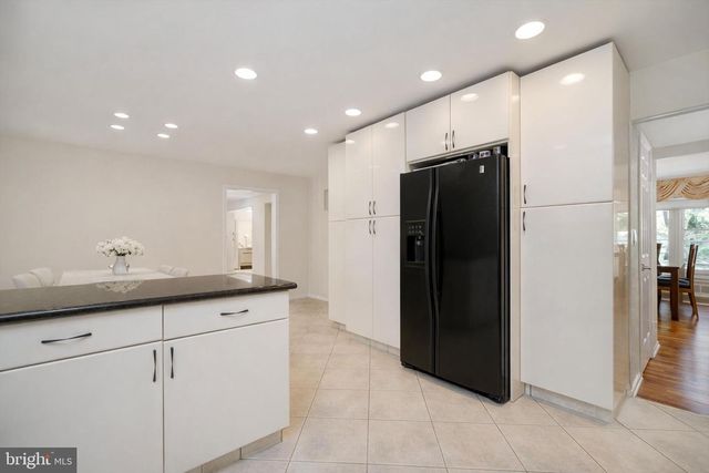 11 BUFFALO RUN, East Brunswick, NJ 08816
