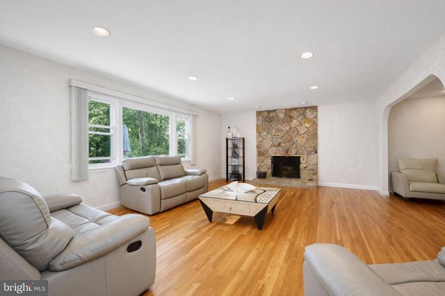 11 BUFFALO RUN, East Brunswick, NJ 08816
