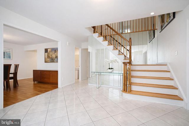 11 BUFFALO RUN, East Brunswick, NJ 08816