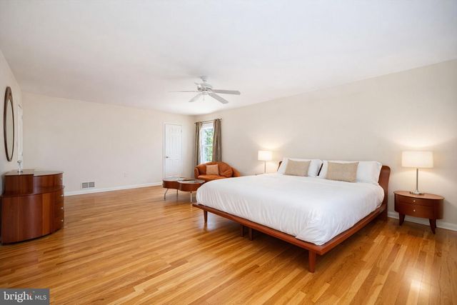 11 BUFFALO RUN, East Brunswick, NJ 08816