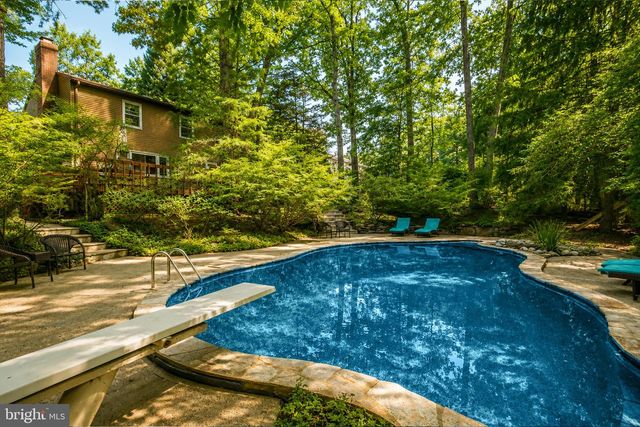 11 BUFFALO RUN, East Brunswick, NJ 08816