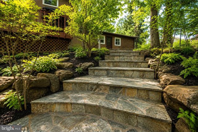 11 BUFFALO RUN, East Brunswick, NJ 08816