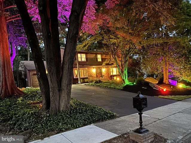 11 BUFFALO RUN, East Brunswick, NJ 08816