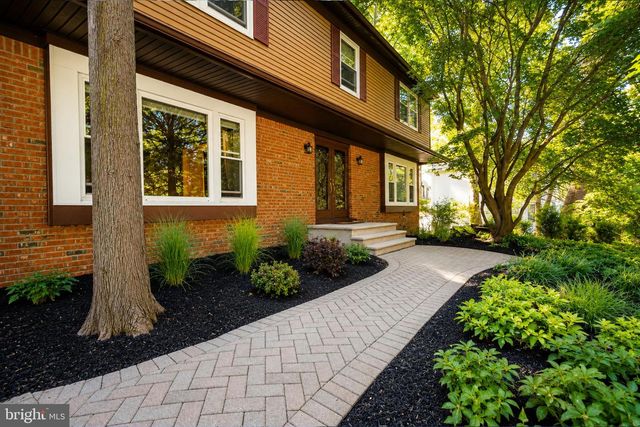 11 BUFFALO RUN, East Brunswick, NJ 08816