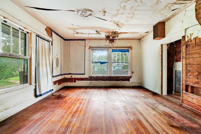 946 S Church Street, Paris, TX 75460