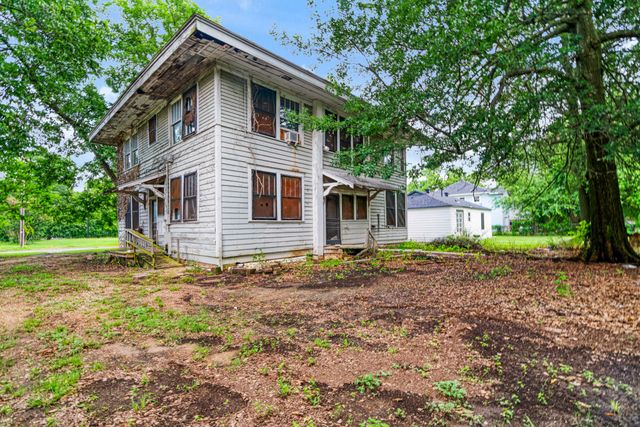 946 S Church Street, Paris, TX 75460