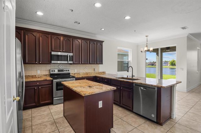 10550 EASTPARK WOODS DRIVE, Orlando, FL 32832