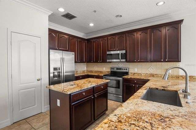 10550 EASTPARK WOODS DRIVE, Orlando, FL 32832