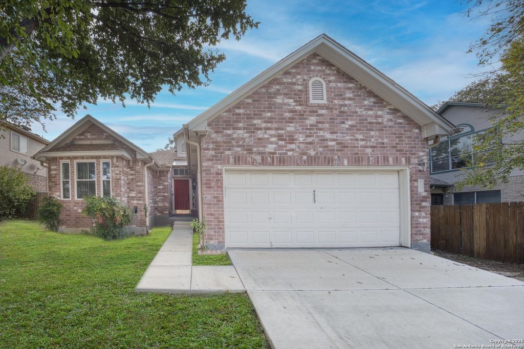9523 Black Thorn, San Antonio, TX 78240