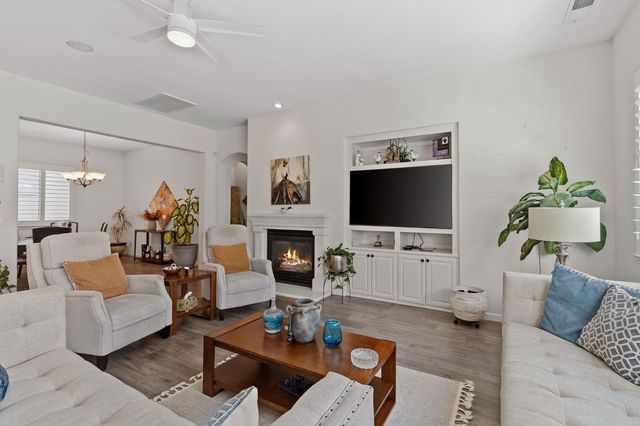 2412 Trident Dr, Modesto, CA 95355
