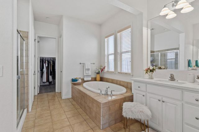 2412 Trident Dr, Modesto, CA 95355