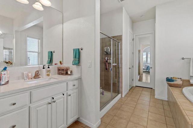 2412 Trident Dr, Modesto, CA 95355