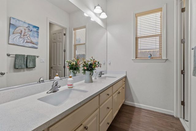2412 Trident Dr, Modesto, CA 95355