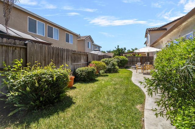 2412 Trident Dr, Modesto, CA 95355