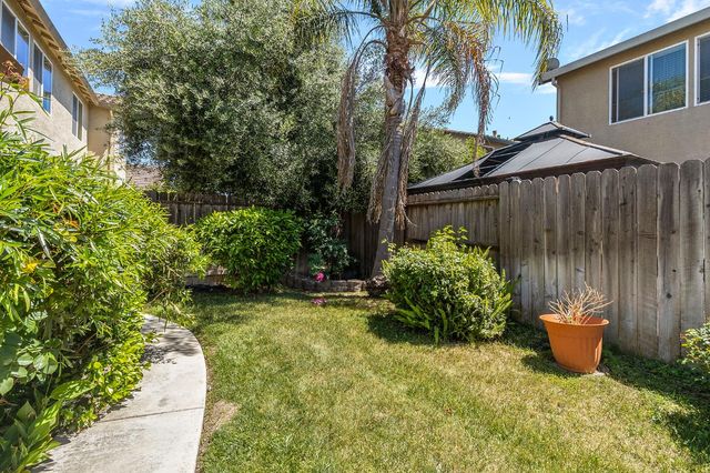 2412 Trident Dr, Modesto, CA 95355