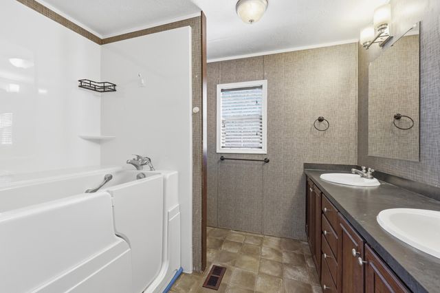 87 Beacon Ct., Murrells Inlet, SC 29576