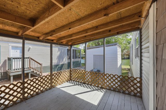 87 Beacon Ct., Murrells Inlet, SC 29576