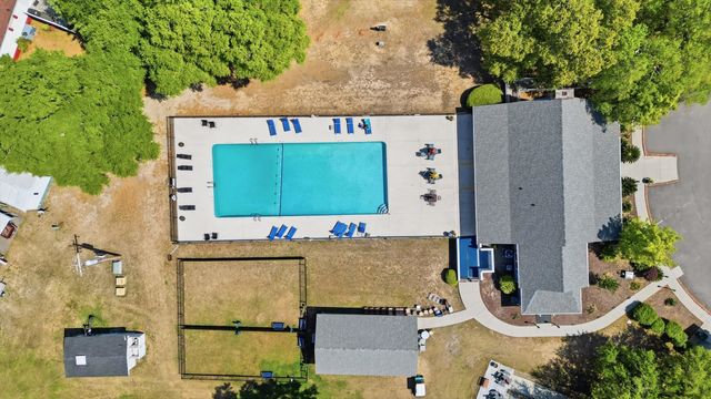 87 Beacon Ct., Murrells Inlet, SC 29576