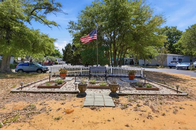 87 Beacon Ct., Murrells Inlet, SC 29576