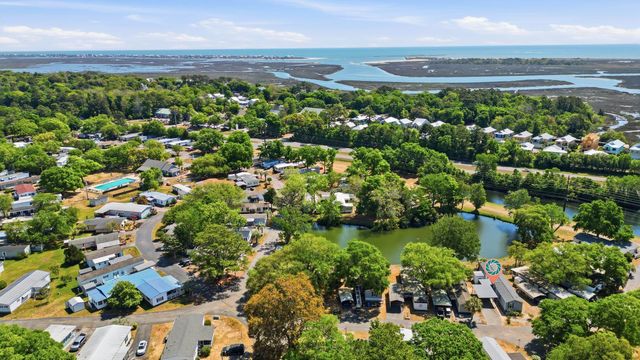 87 Beacon Ct., Murrells Inlet, SC 29576