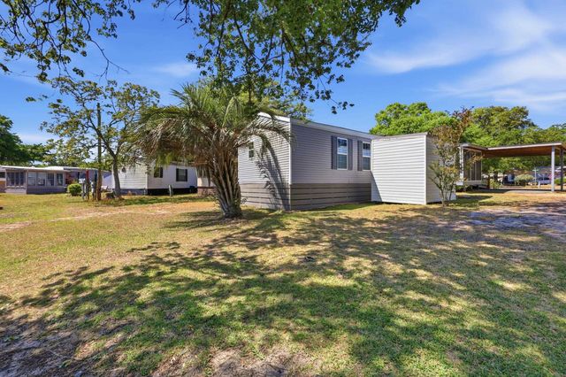 87 Beacon Ct., Murrells Inlet, SC 29576