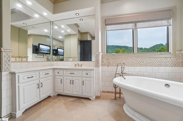 817 Mountain Summit Road, Travelers Rest, SC 29690
