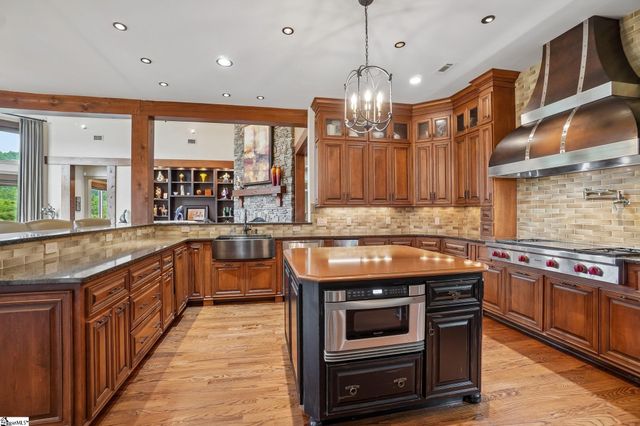 817 Mountain Summit Road, Travelers Rest, SC 29690