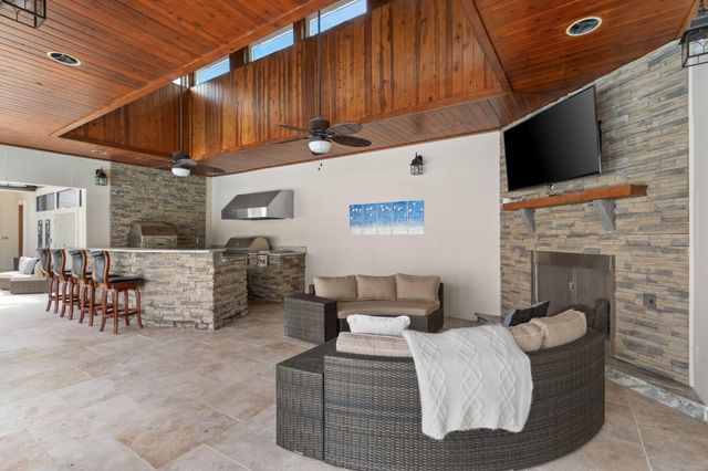 434 Captains Circle, Destin, FL 32541