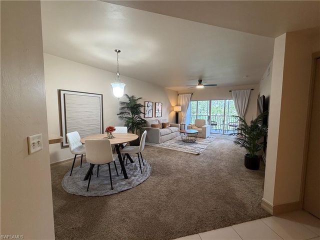 7839 Regal Heron CIR # 202, Naples, FL 34104