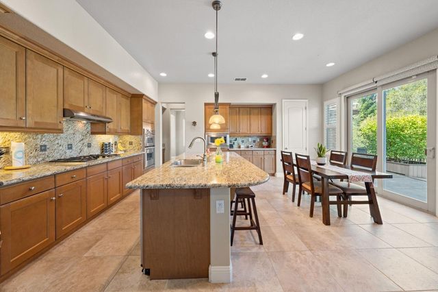 5200 Piazza Pl, El Dorado Hills, CA 95762